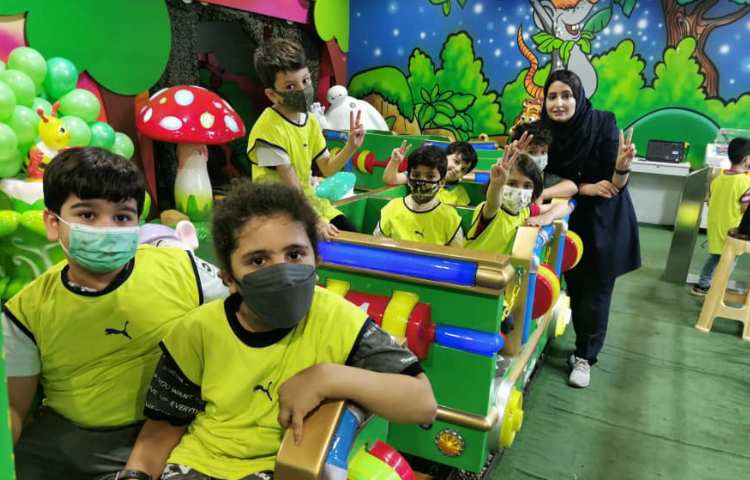 :شهربازی سرزمین شادی الماس هروی، کلاس انگور 8