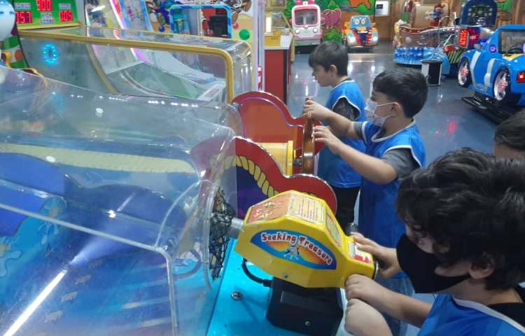 :شهربازی سرزمین شادی الماس هروی، کلاس سیب 11