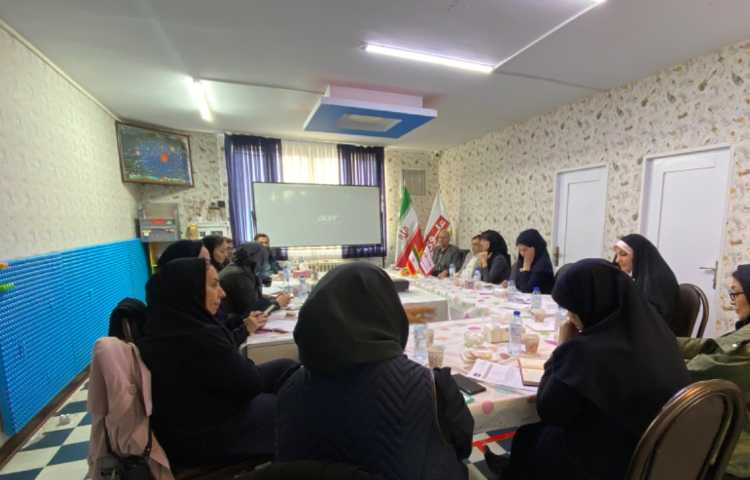 شورای هم اندیشی مدیران دبستان های علوی 2