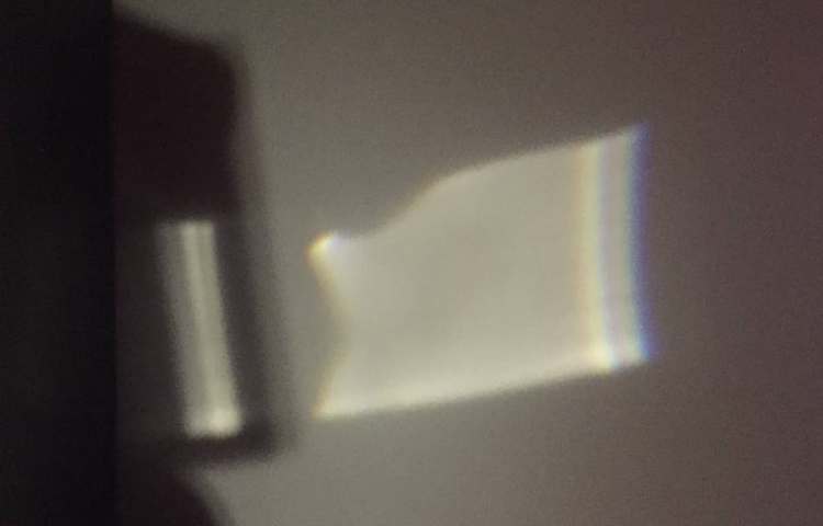 شکست نور و تجزیه نور به کمک منشور 2