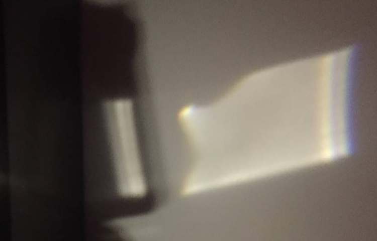 شکست نور و تجزیه نور به کمک منشور 4