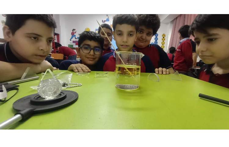 شکست نور 4