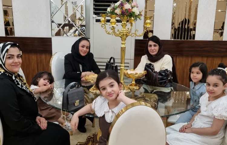 صبحانه مادران و دختران