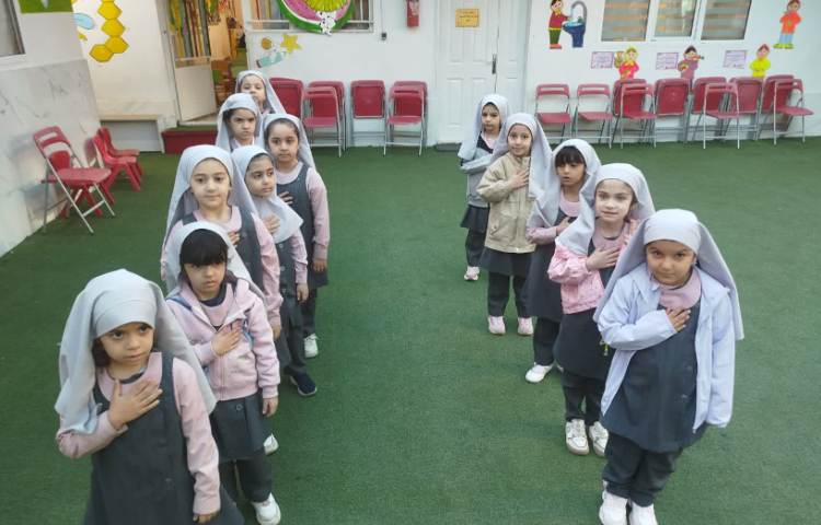 صبحگاه دختران گل پیش دبستان 1