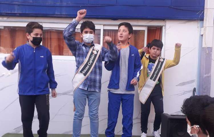 صبحگاه زبانی دانش آموزان دبستان علوی 2