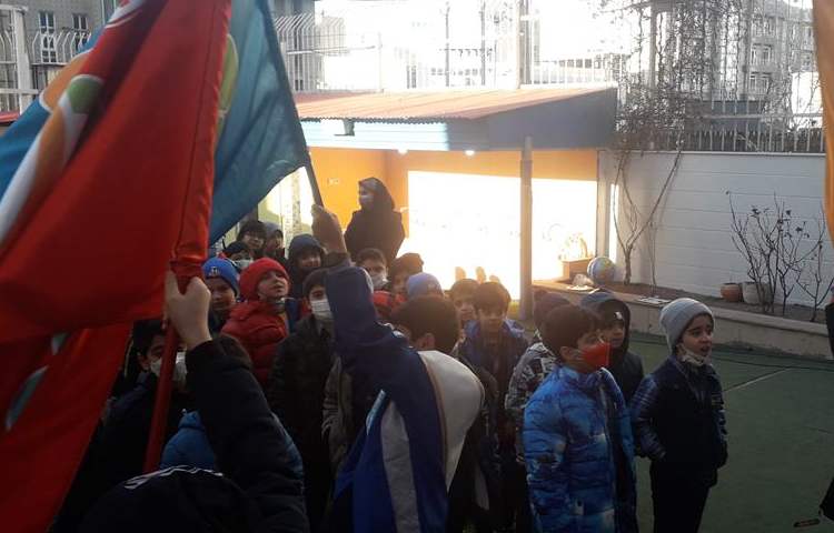 صبحگاه زبانی هفته ملی علوم دانش آموزان دبستان علوی 5