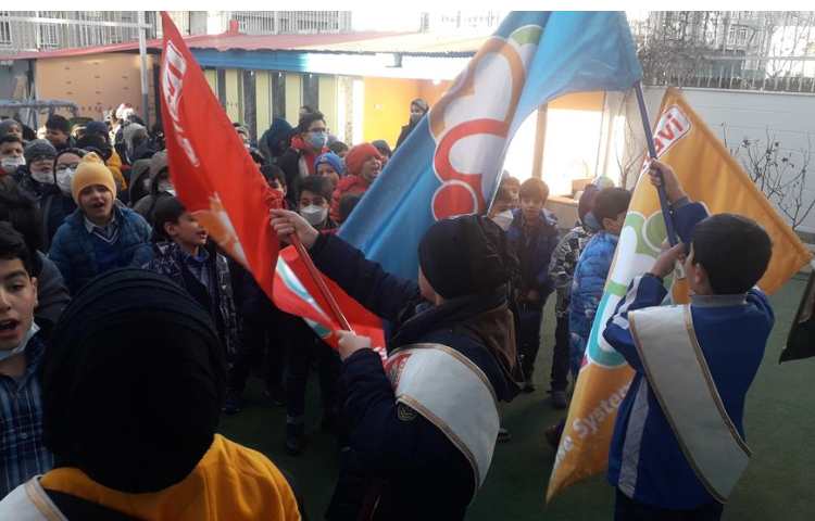 صبحگاه زبانی هفته ملی علوم دانش آموزان دبستان علوی 7