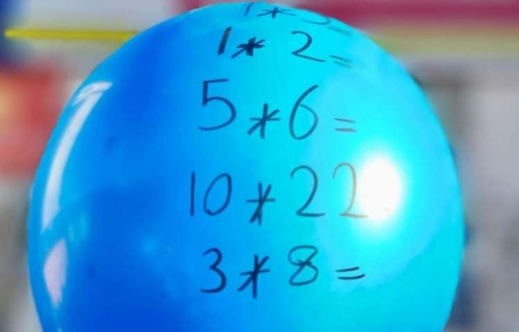 صبحگاه زبانی هفته ملی علوم دانش آموزان دبستان علوی 9