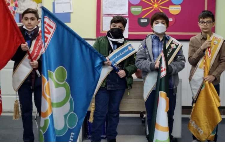 صبحگاه زبانی هفته ملی علوم دبستان علوی 4