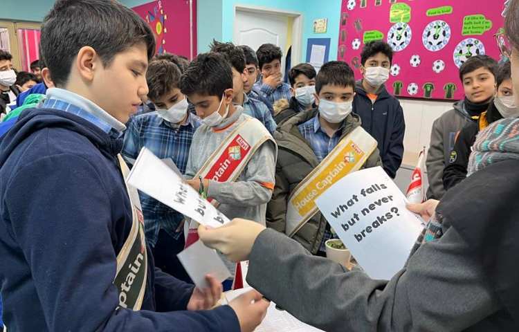 صبحگاه زبانی هفته ملی علوم دبستان علوی 5