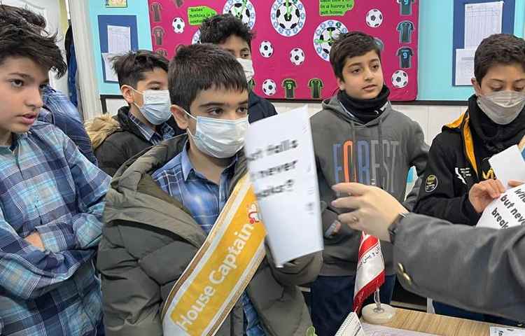 صبحگاه زبانی هفته ملی علوم دبستان علوی 7