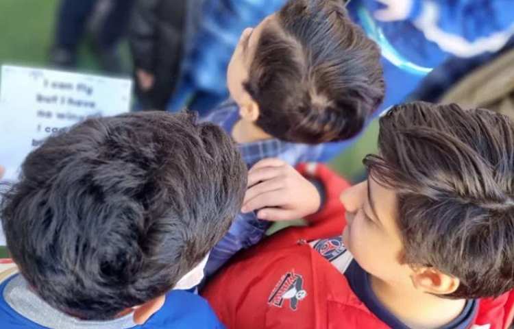 صبحگاه زبانی هفته ملی علوم دبستان علوی 8