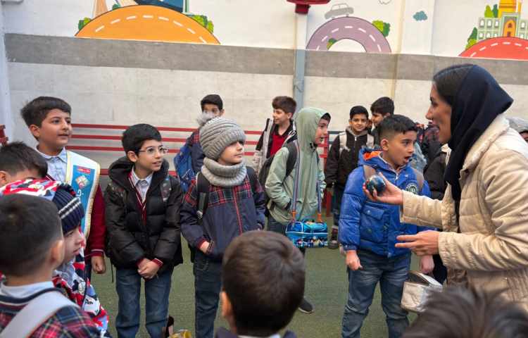 صبحگاه زبانی هفته ی ملی علوم 6