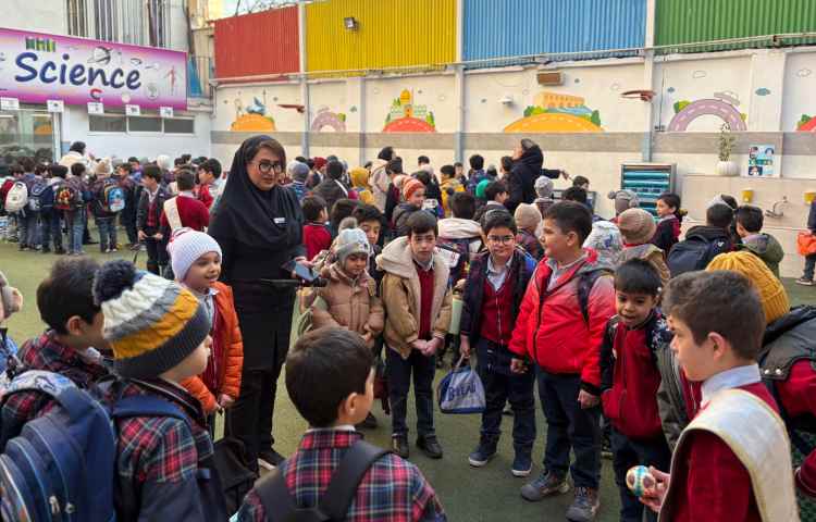 صبحگاه زبانی هفته ی ملی علوم 9