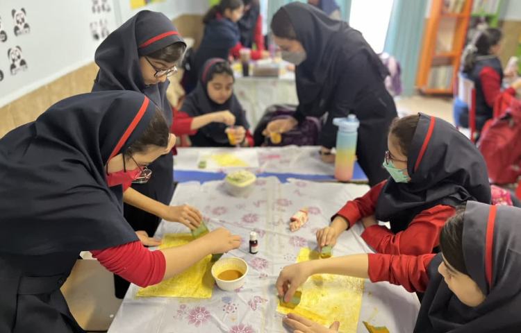 صبحگاه هفته ملی علوم دپارتمان زبان 12