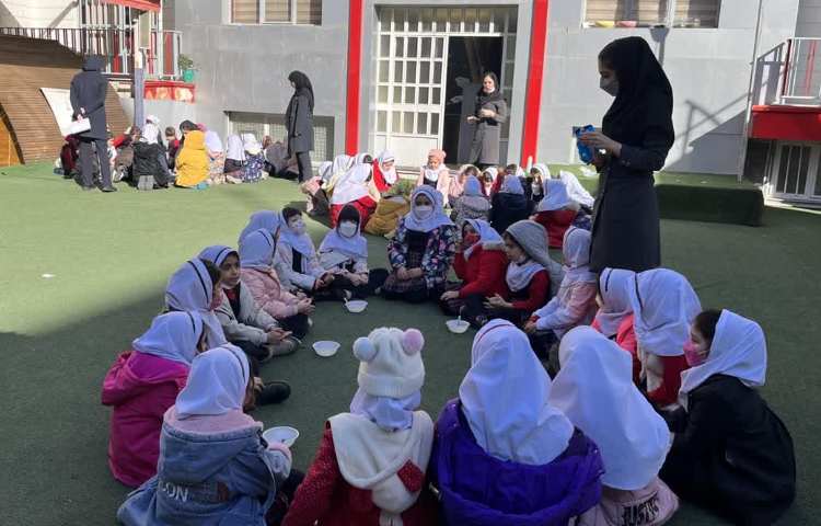 صبحگاه هفته ملی علوم دپارتمان زبان 2