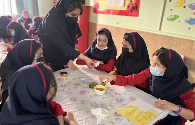 صبحگاه هفته ملی علوم دپارتمان زبان 9