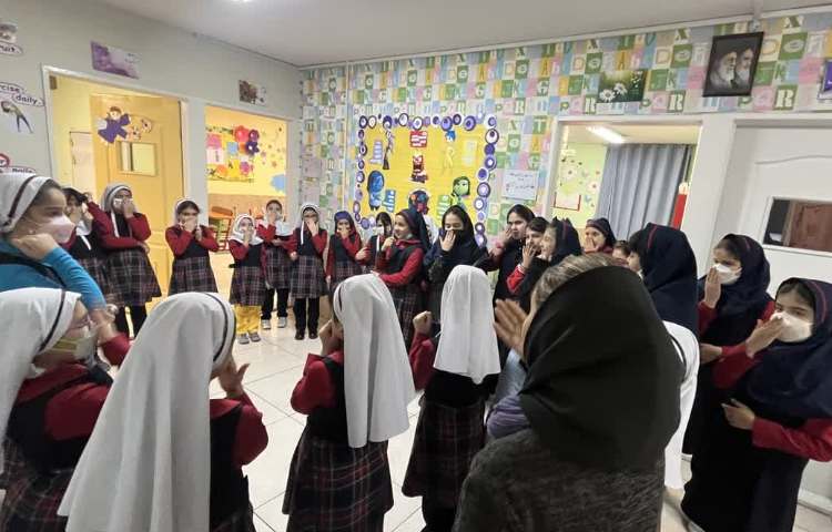 صبحگاه هفته ملی علوم دپارتمان زبان