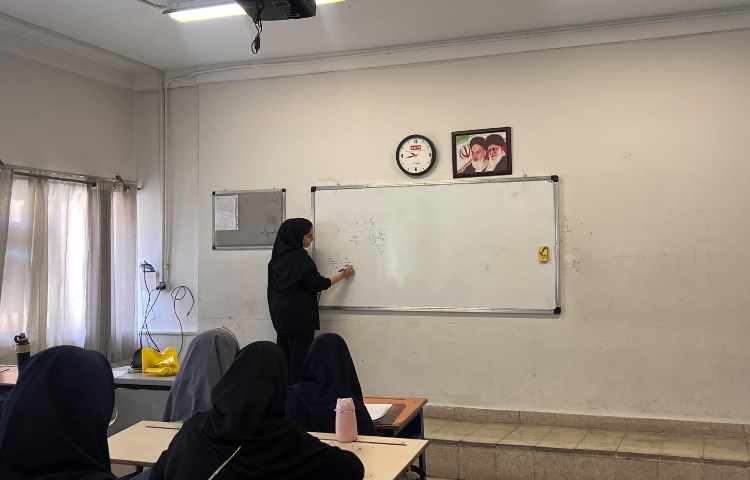 صبحگاه و عکس از کلاس های درسی 4