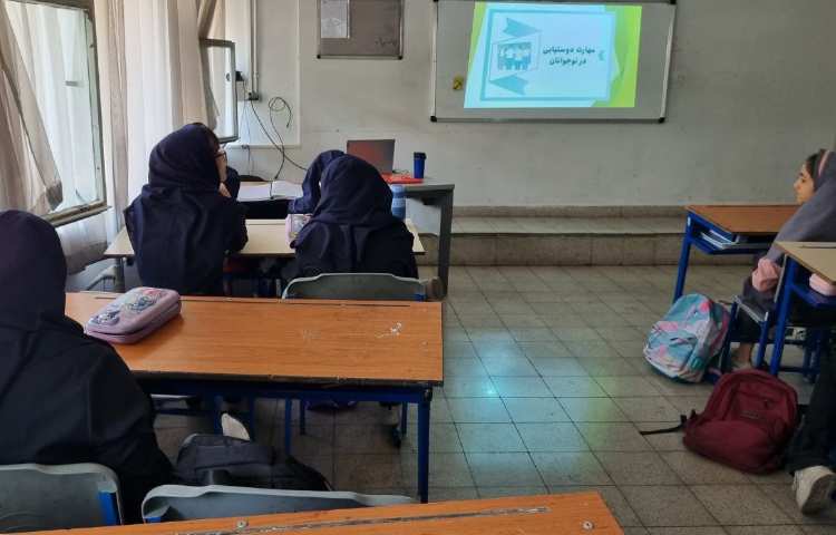 صبحگاه و عکس از کلاس های درسی 5