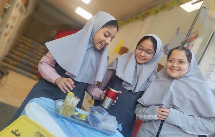 صبحگاه پایگاه تابستونک یخی 1