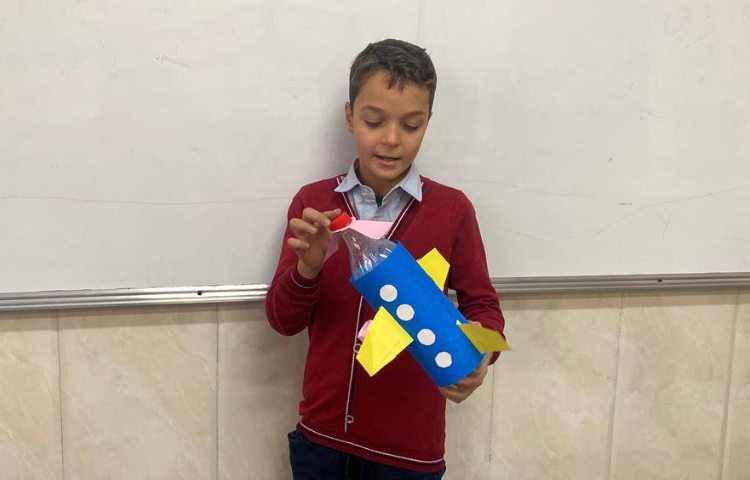 صحبت درمورد کاردستی‌هایی که با مواد بازیافتی درست شده‌اند./زنگ Science 3