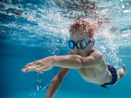 آموزش شنا به دانش‌آموزان سوم ابتدایی در سال تحصیلی آینده؛