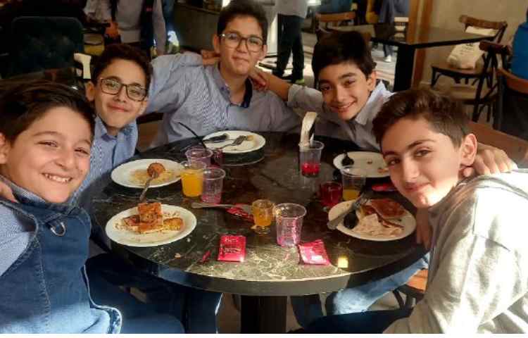 صرف صبحانه در هتل اورین