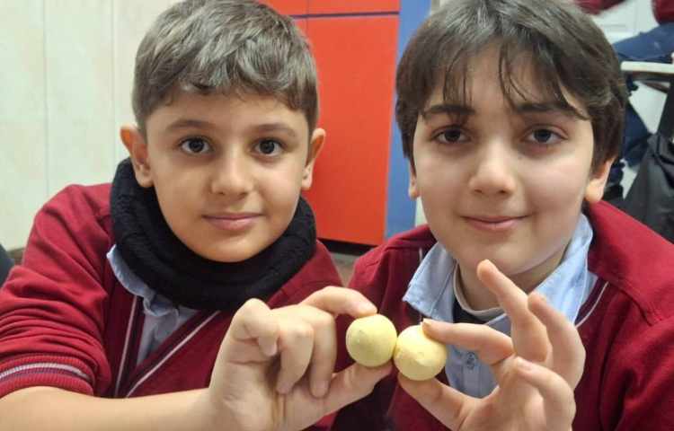 صرف صبحانه‌ی تخم مرغ آب‌پز جهت آشنایی با ساختار سلول 5