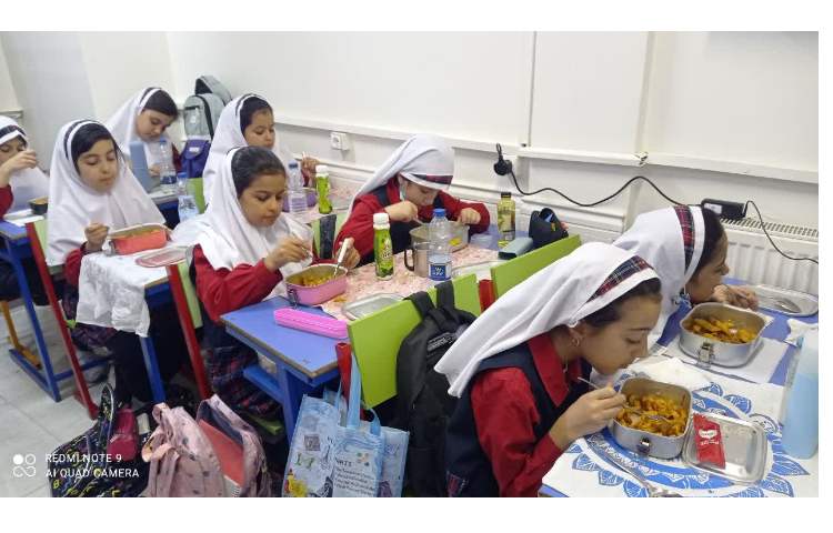 صرف ناهار دانش آموزان