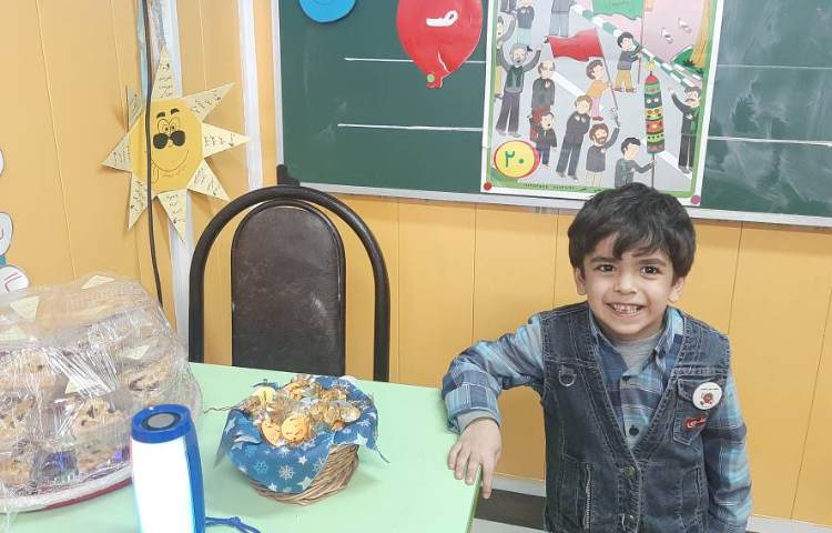 :(ص) مثل صابون و صدف، جشن اسم آقای صدرا دلپسند 3