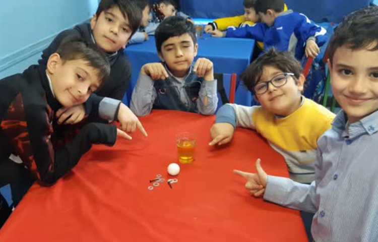 طبقه های رنگی هفته ملی علوم