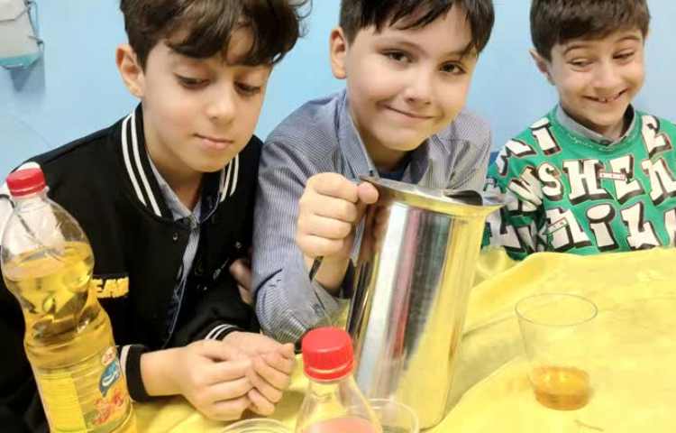 طبقه های رنگی هفته ملی علوم