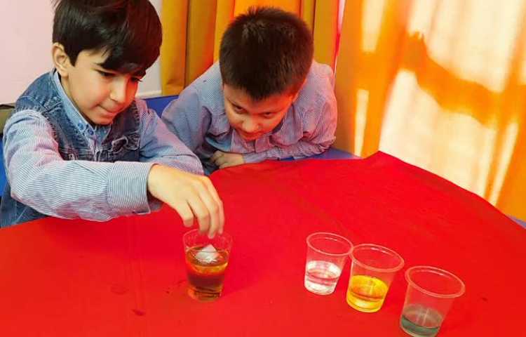 طبقه های رنگی وخمیر جادویی هفته ملی علوم 2