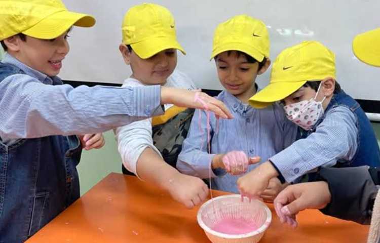 طبقه های رنگی و خمیر جادویی هفته ملی علوم 4