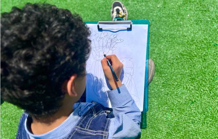 طراحی از چیدمان اشیا درفضای باز 3