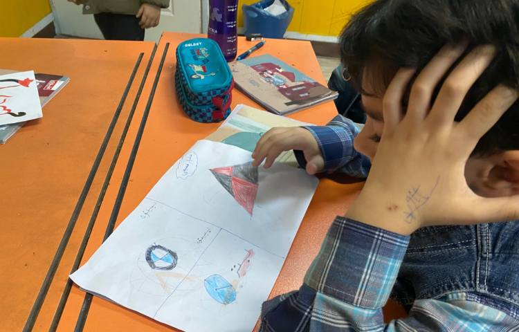 :طراحی لوگو توسط دانش آموزان، کلاس فضانوردان 4