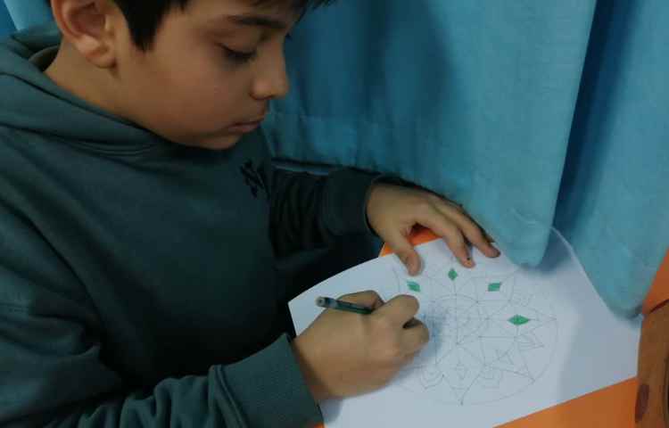 طراحی ماندالا در شکل دایره 1