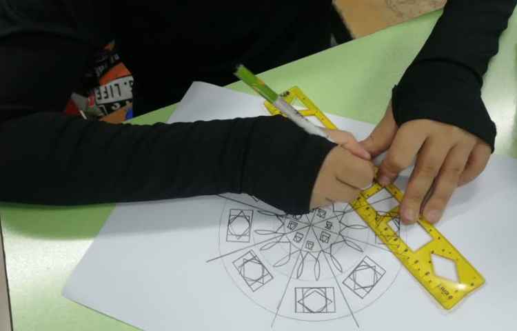 طراحی ماندالا در شکل دایره 3