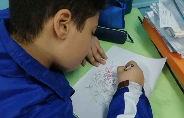 طراحی ماندالا در شکل دایره 4