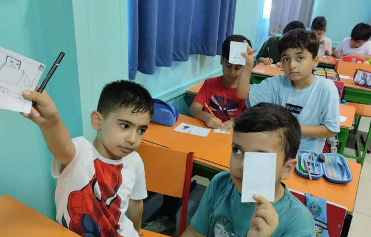 طراحی کارت قهرمان 18