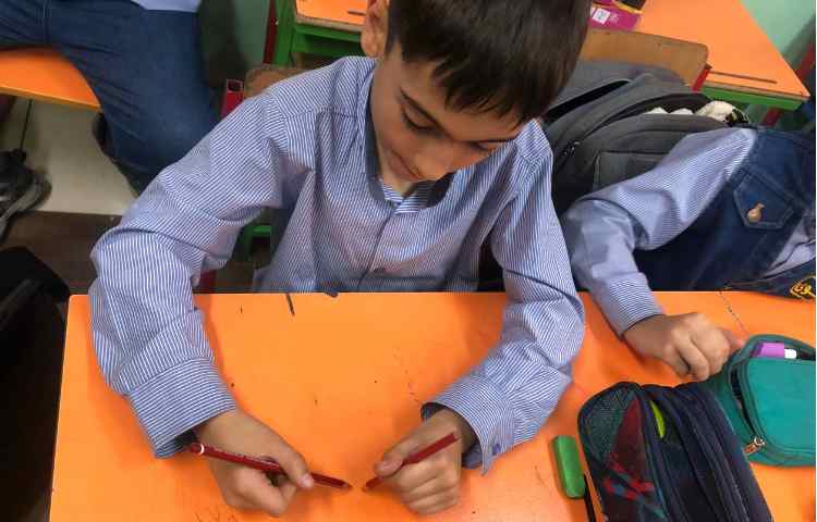 طرز صحیح گرفتن قاشق و چنگال 1