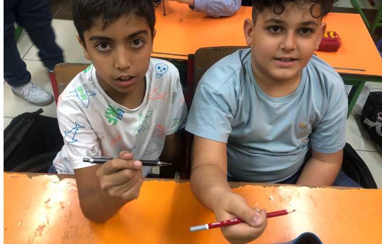 طرز صحیح گرفتن قاشق و چنگال 2