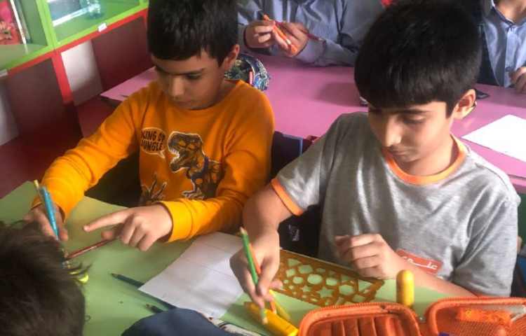 طرز گرفتن چاپستیک(اتیکت غذا خوردن) 5