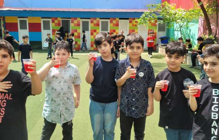 عزاداری و مراسم پذیرایی از دانش آموزان به مناسبت تاسوعا و عاشورای حسینی 23