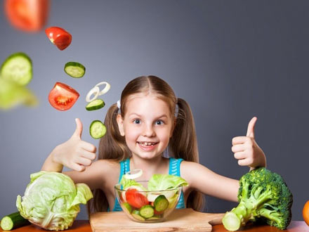 سبزیجات را در وعده‌های غذایی یا میان وعده سرو کنید؛