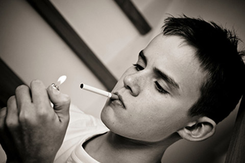 معاشرت با دوستان ناباب و معتاد