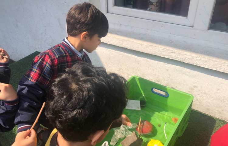 علوم:آزمایش اجسام سبک و سنگین در آب 2