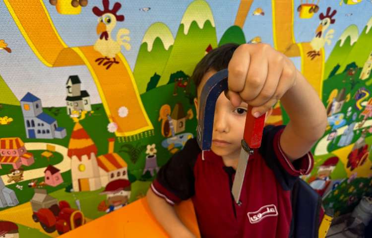 علوم:آشنایی با آهن‌ربا و ذره‌بین 1