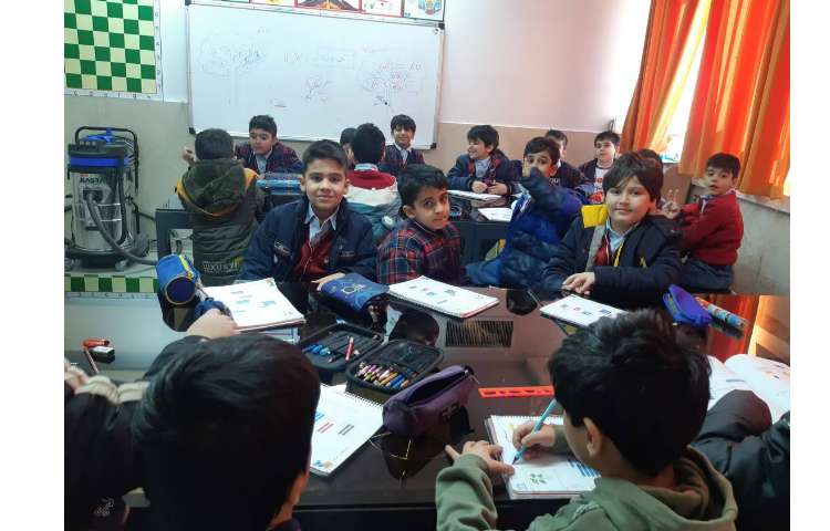 علوم:تدریس بخش جدید درس در آزمایشگاه 6